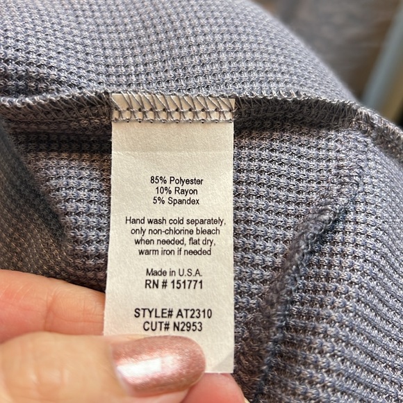 New Gilli Waffle Knit Long Sleeve Back Wrap Cut-Out Vintage Denim Style Top - Picture 5 of 5